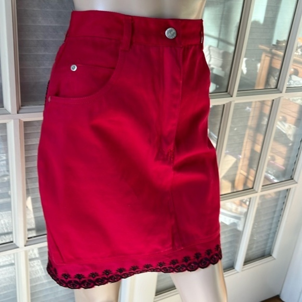NWT cute True Blue red/black embroidered jeans skirt